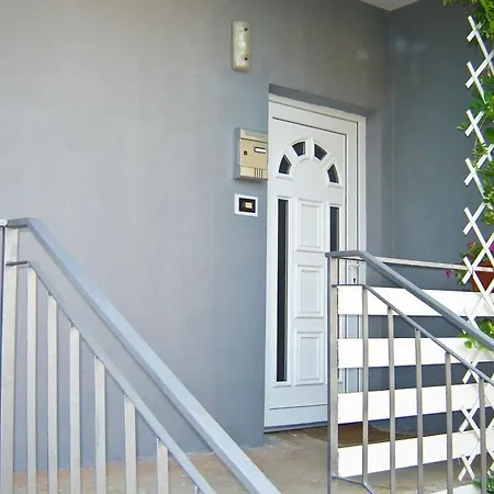 Sandra Apartment *